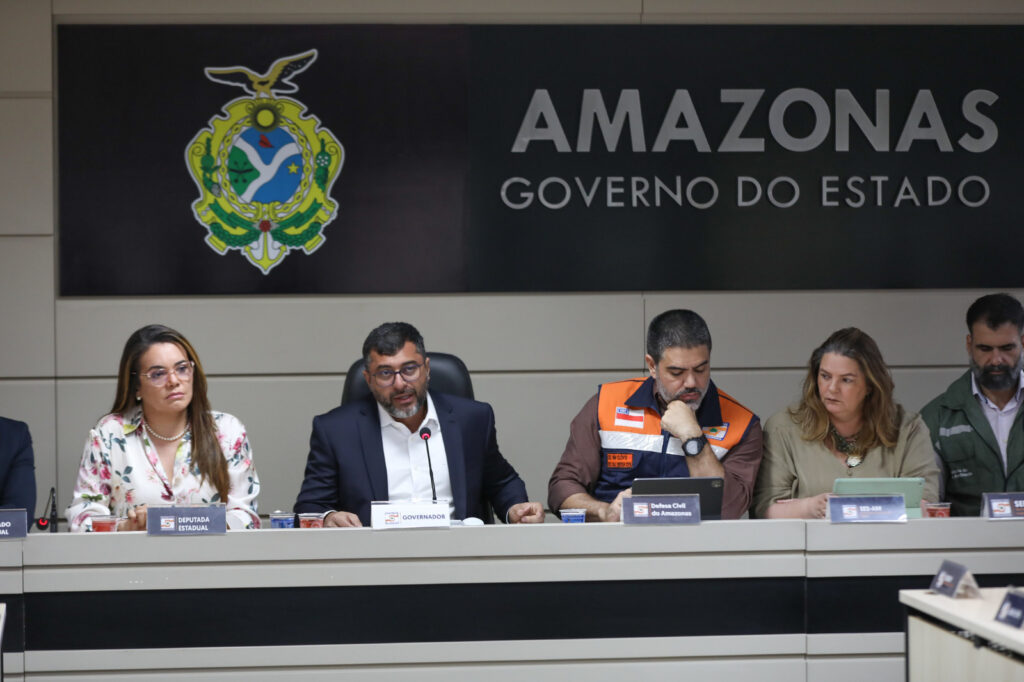 Na reunião também foi assinado um decreto que declara situação de Emergência de Saúde Pública, atendendo recomendação do Ministério da Saúde. 